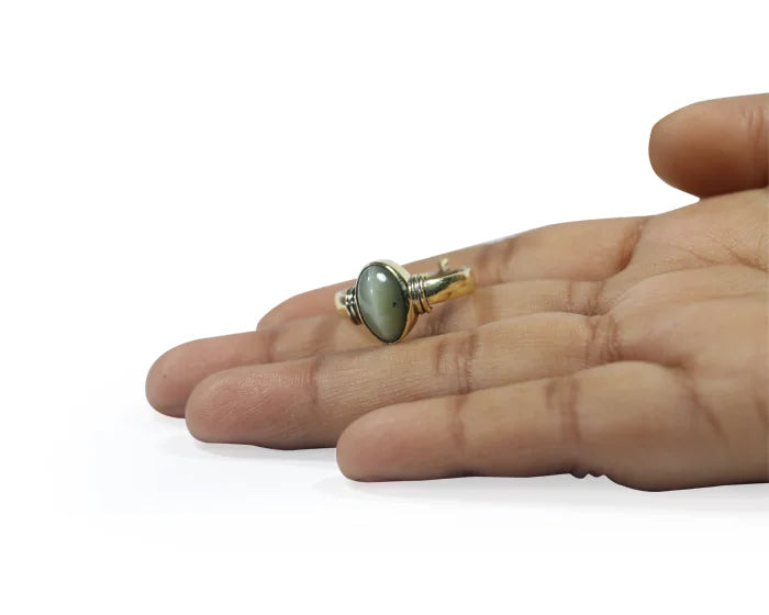 Natural Cat's Eye (Lehsunia) Ring (7 Ratti)