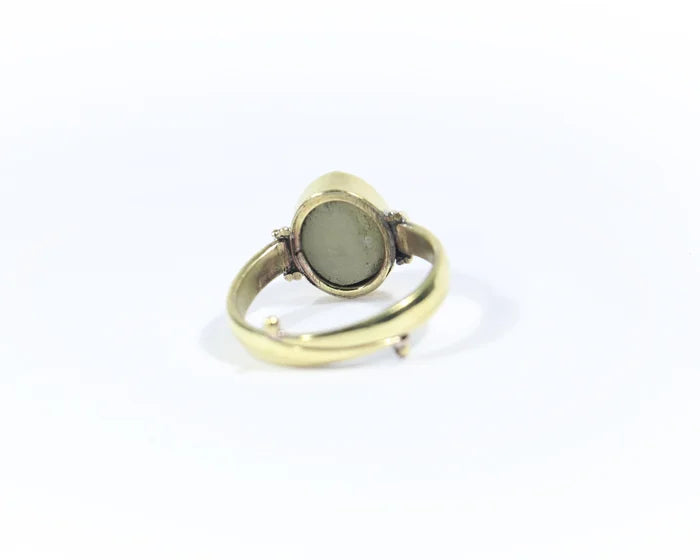 Natural Cat's Eye (Lehsunia) Ring (5 Ratti)