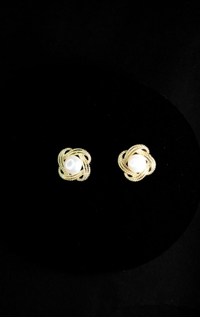 Flower Pearl Earring