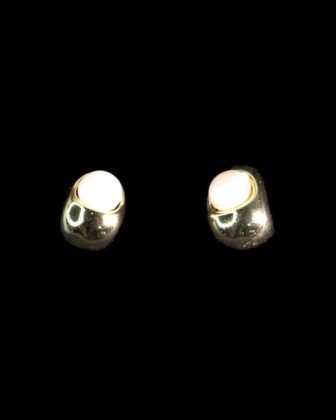 Pearl Earring