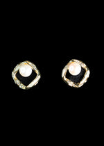 Pearl Earring