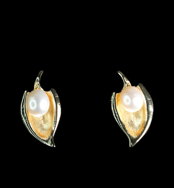 Leaf Shape Pearl Earring
