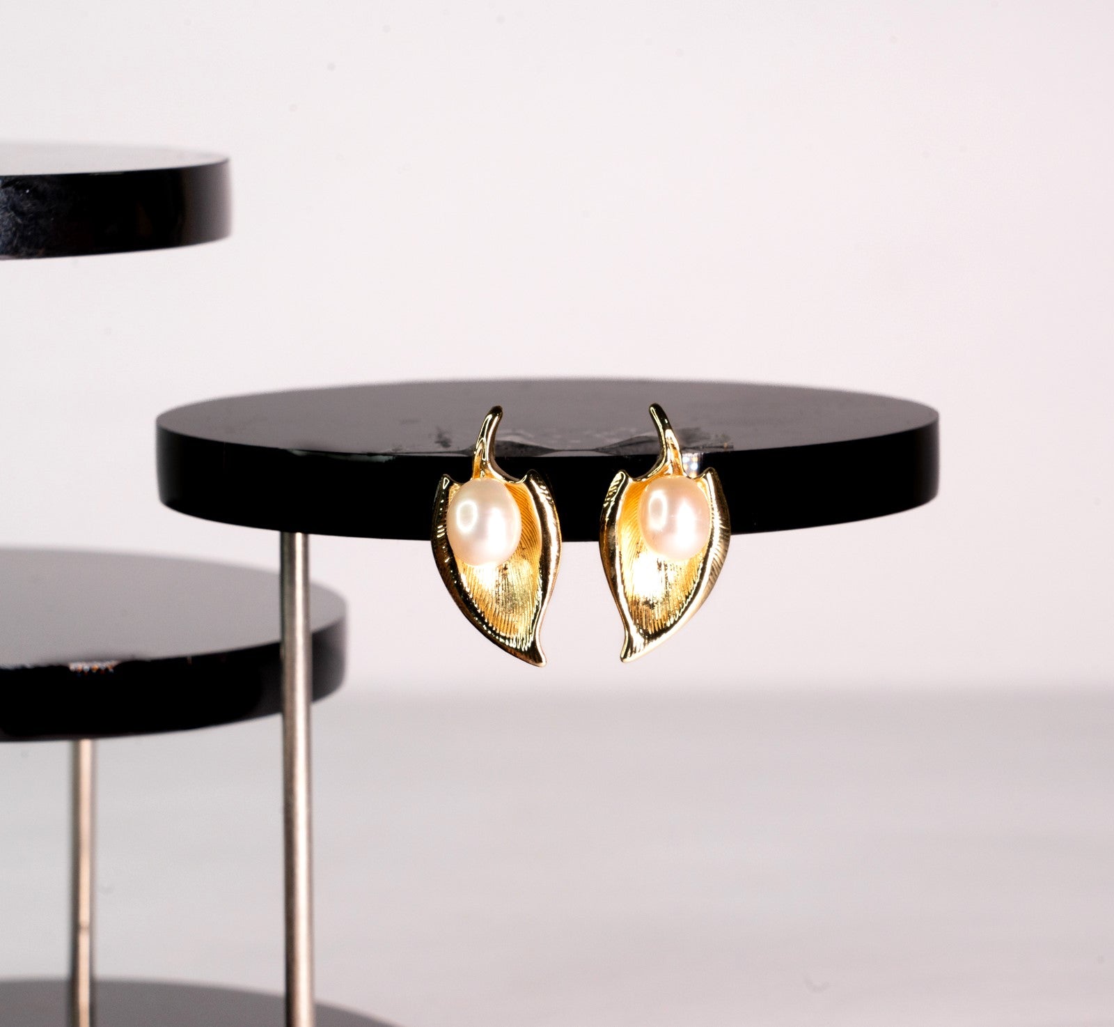Leaf Shape Pearl Earring