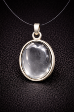 Sphatik oval pendant