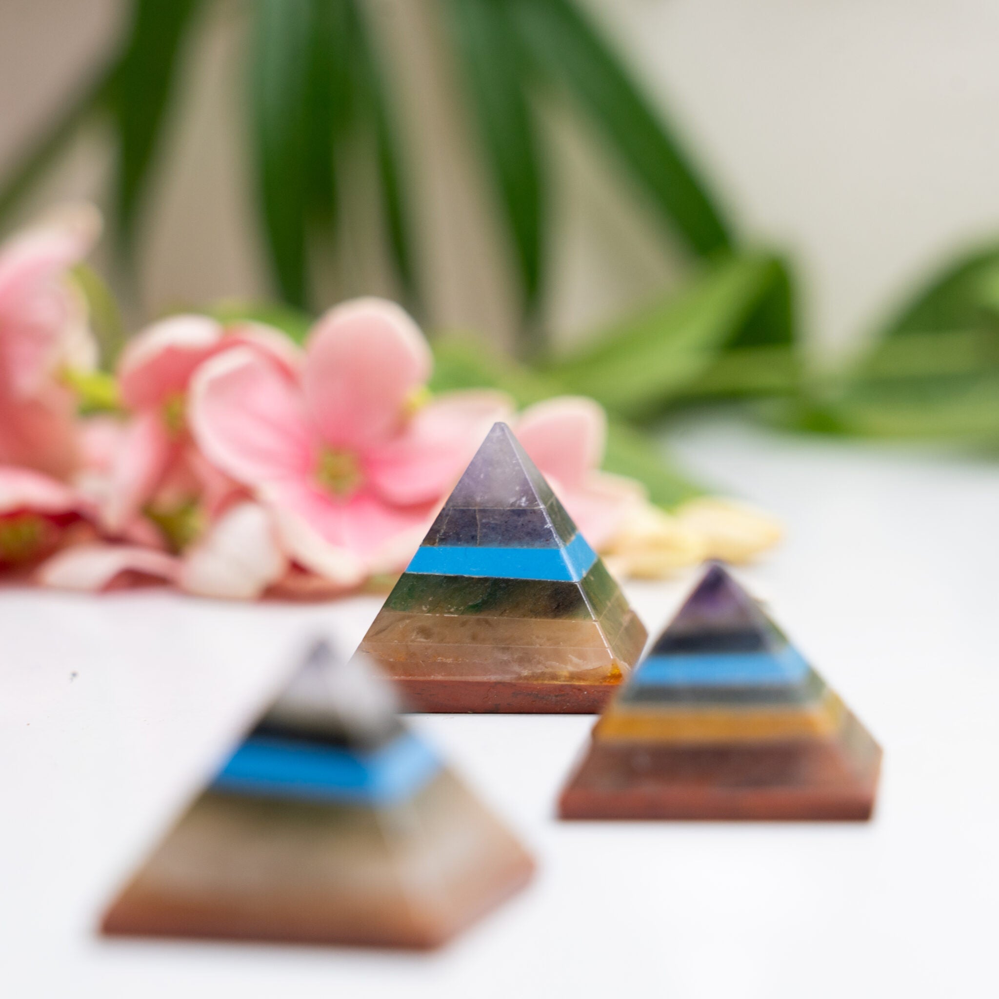 Red jasper pyramid - 51-100gm